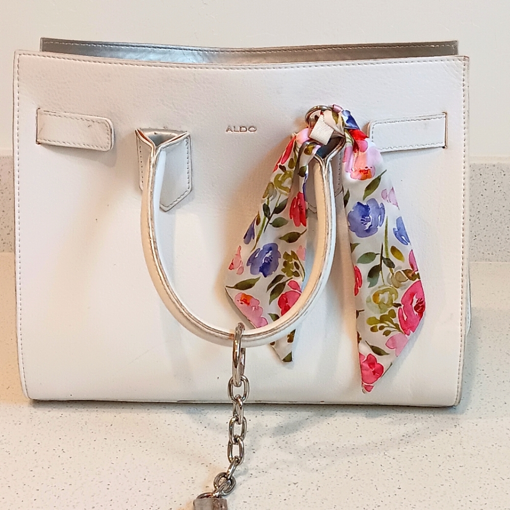 ALDO White Bag w/scarf